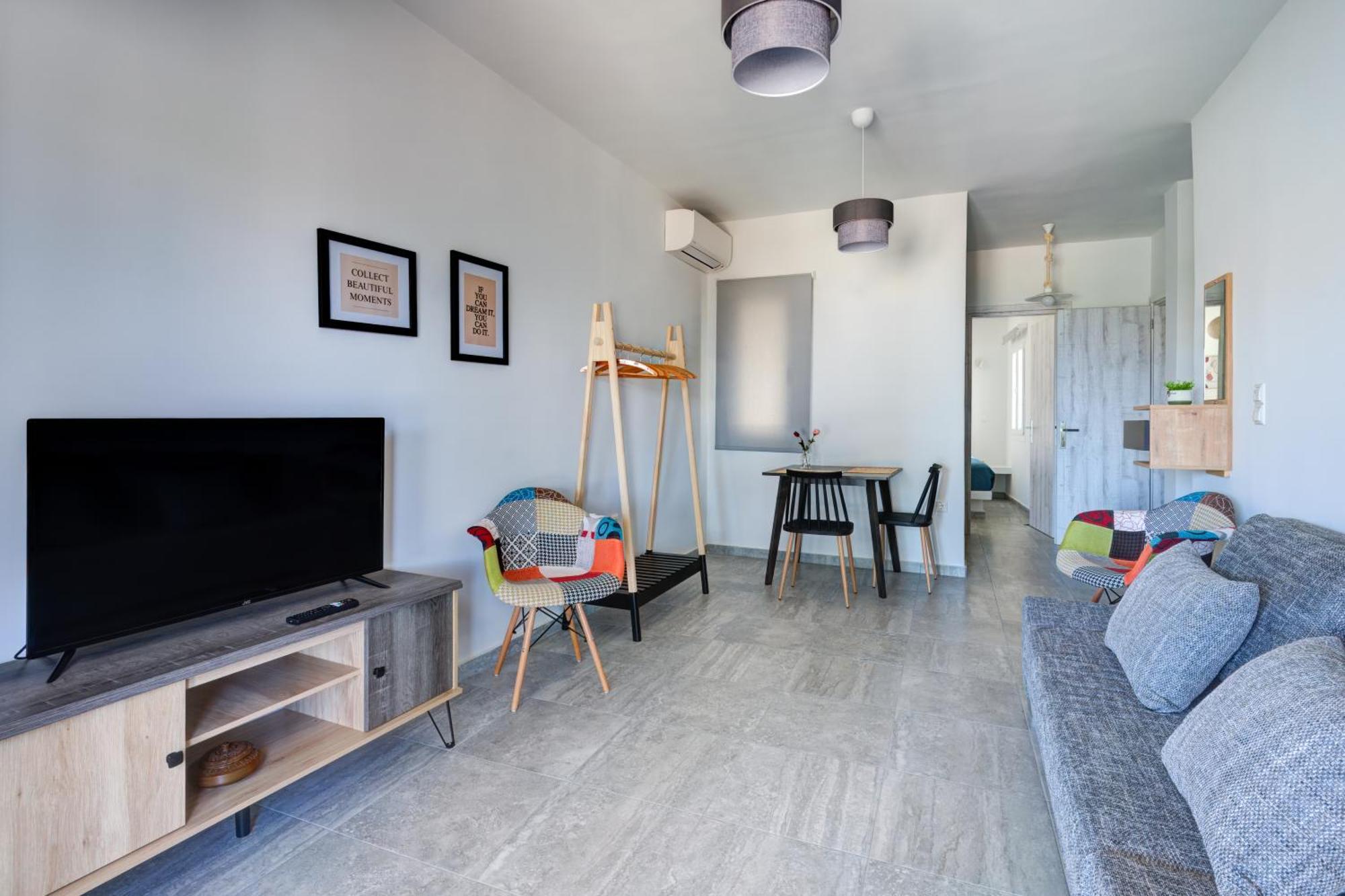 Molos Beachfront Apartments In Диакоптон Экстерьер фото