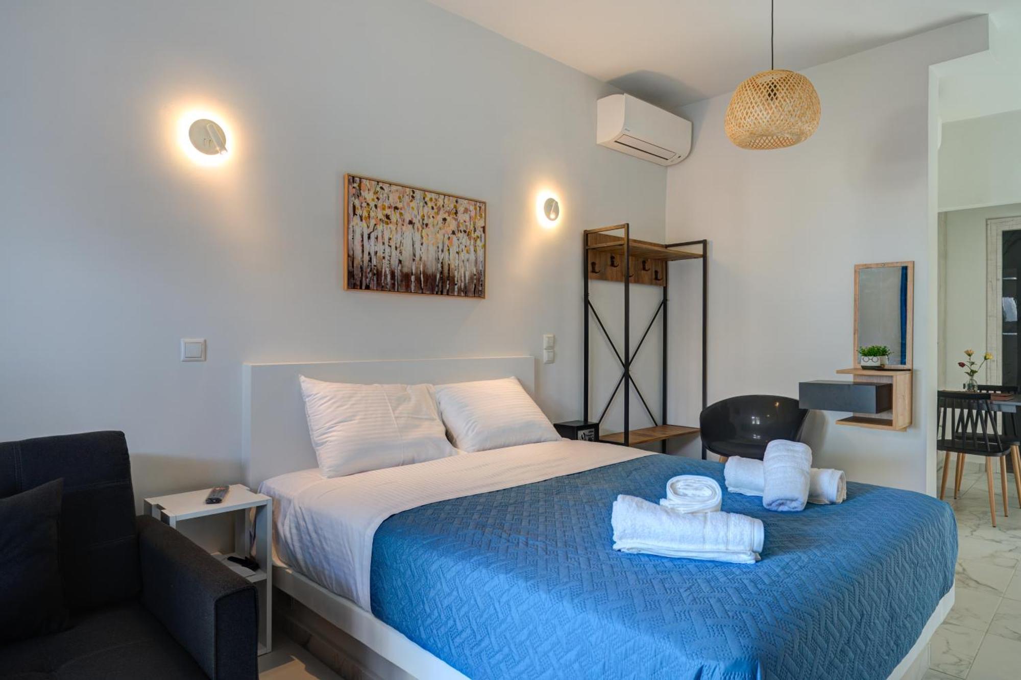 Molos Beachfront Apartments In Диакоптон Экстерьер фото